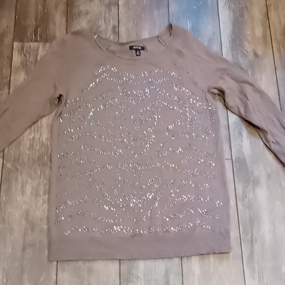Studded sweater - Picture 1 of 1